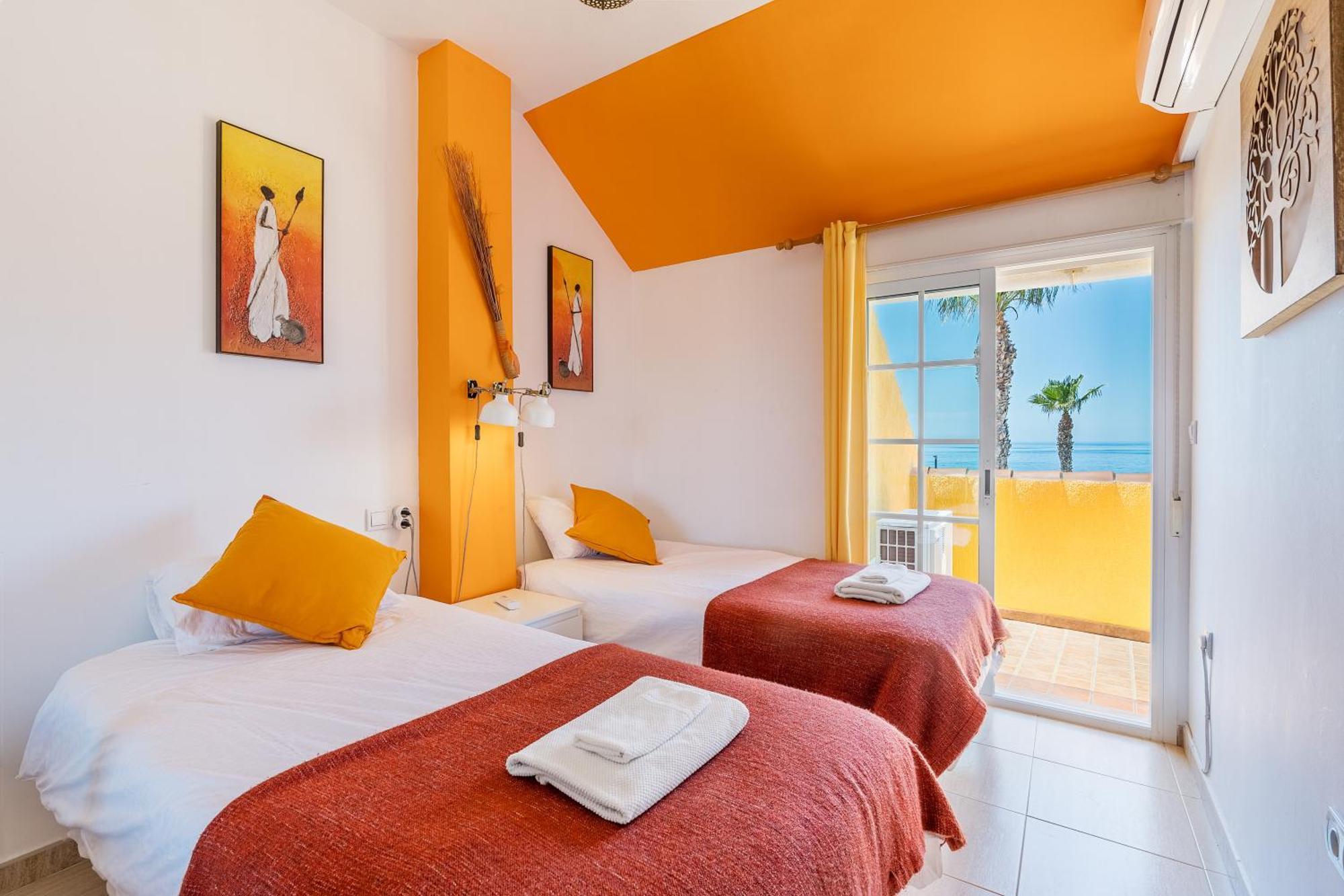 The Beach House At Playa Салобрения Экстерьер фото